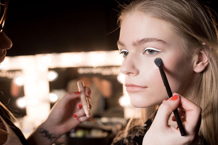 как правильно наносить дневной макияж